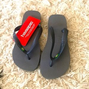 NWT Havaianas kids size 2Y